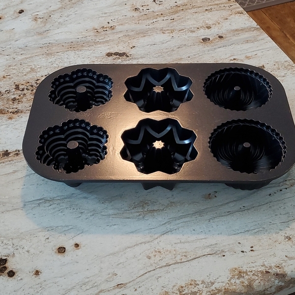 Nordic Ware Kitchen Nordic Ware Multi Mini Bundt Pan 6 Cakes Heavy